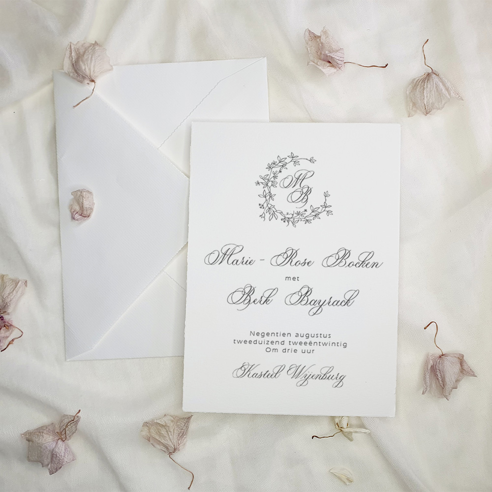 Romantische trouwkaart klassieke kalligrafie met krans